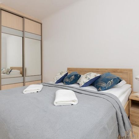 Bright Apartment Wola Near Metro Station By Noclegi Renters วอร์ซอ ภายนอก รูปภาพ